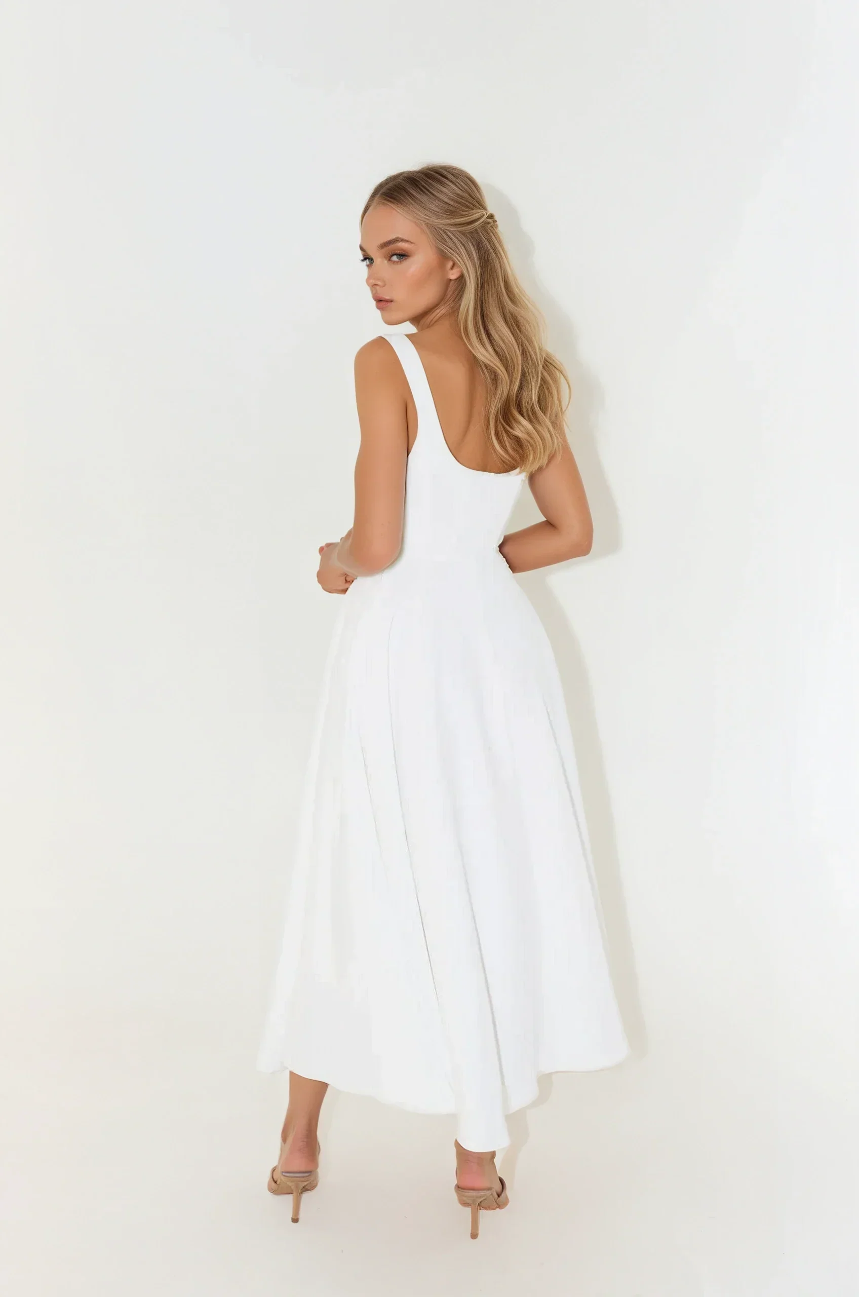 Robe Mi-Longue Élégante - Fines Bretelles Ajustées – Image 9